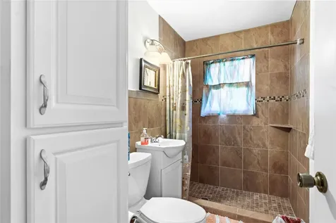 6651 Crestmont Street Houston TX 77033