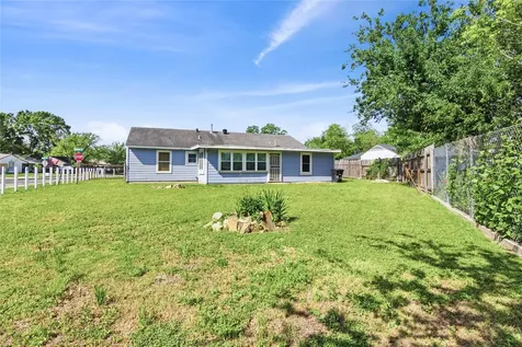 6651 Crestmont Street Houston TX 77033