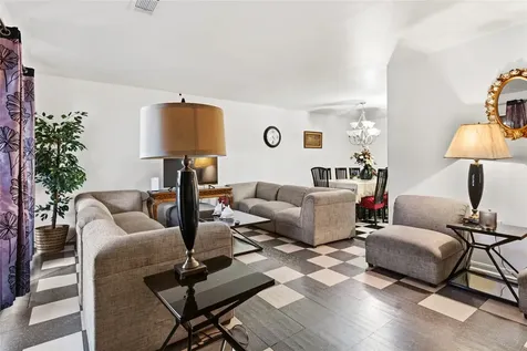 6651 Crestmont Street Houston TX 77033