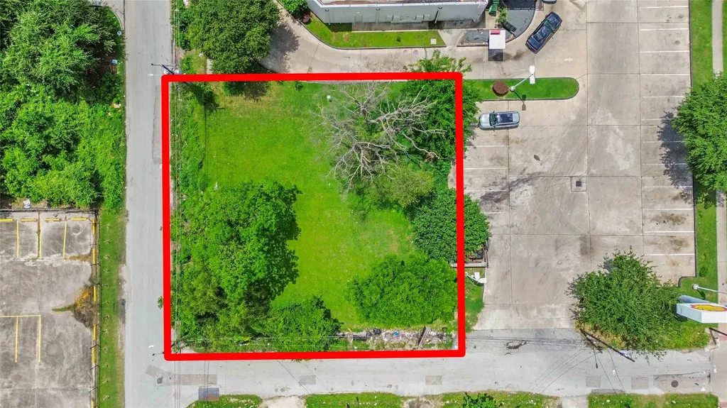 3495 Des Chaumes Street Houston TX 77026