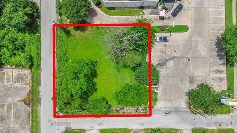 3495 Des Chaumes Street Houston TX 77026