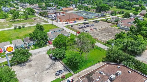 3495 Des Chaumes Street Houston TX 77026