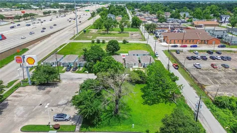 3495 Des Chaumes Street Houston TX 77026