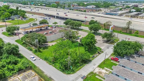 3495 Des Chaumes Street Houston TX 77026