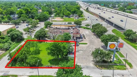 3495 Des Chaumes Street Houston TX 77026