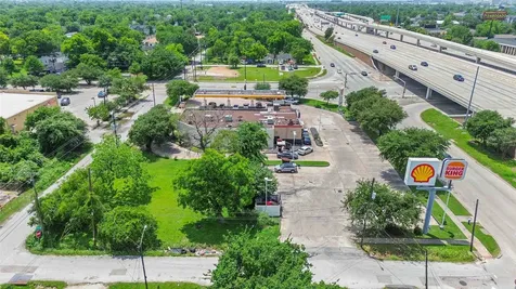 3495 Des Chaumes Street Houston TX 77026