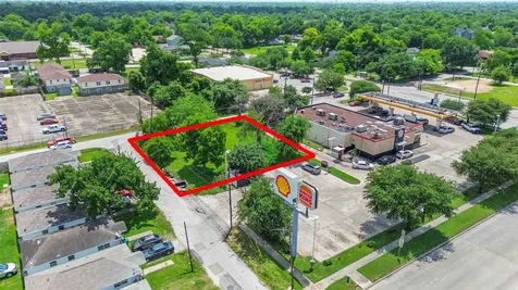 3495 Des Chaumes Street Houston TX 77026
