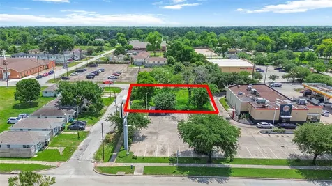 3495 Des Chaumes Street Houston TX 77026