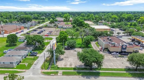 3495 Des Chaumes Street Houston TX 77026