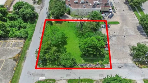 3495 Des Chaumes Street Houston TX 77026