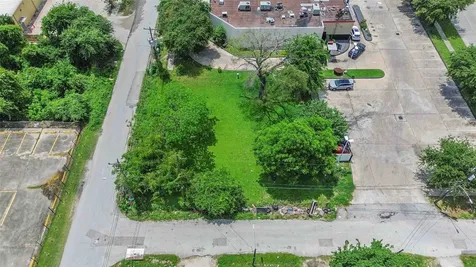 3495 Des Chaumes Street Houston TX 77026