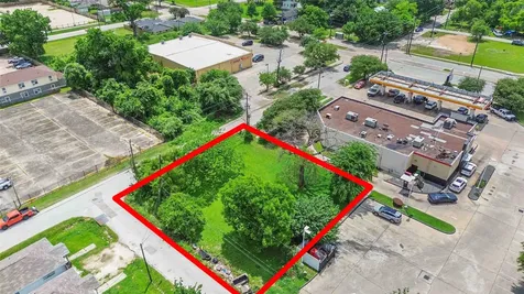 3495 Des Chaumes Street Houston TX 77026