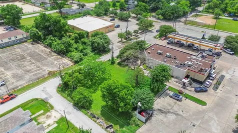 3495 Des Chaumes Street Houston TX 77026