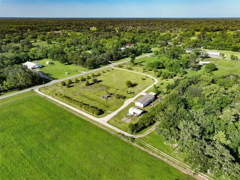 5061 County Road 353 Brazoria TX 77422