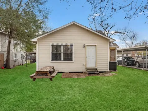 1211 Bigelow Street Houston TX 77009