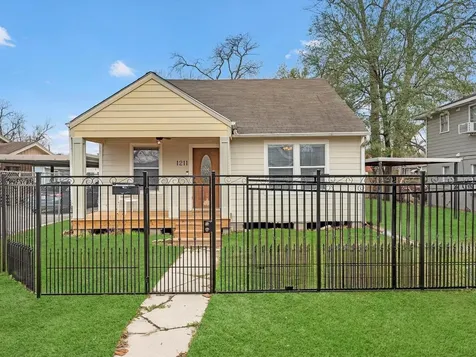 1211 Bigelow Street Houston TX 77009
