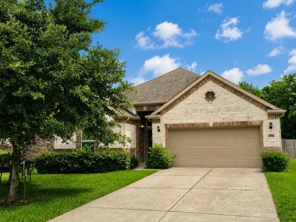 3318 Regal Park Lane Pearland TX 77584