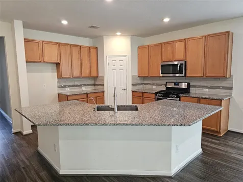 3318 Regal Park Lane Pearland TX 77584