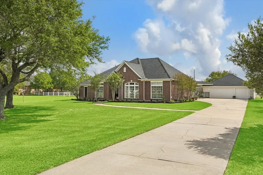 6042 Blackberry Cove Lane Richmond TX 77469