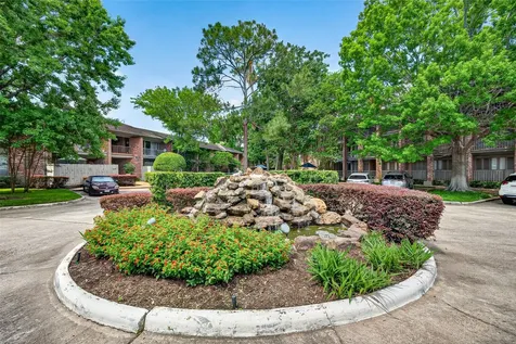 6470 Bayou Glen Road 6470 Houston TX 77057