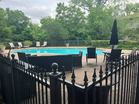 6470 Bayou Glen Road 6470 Houston TX 77057