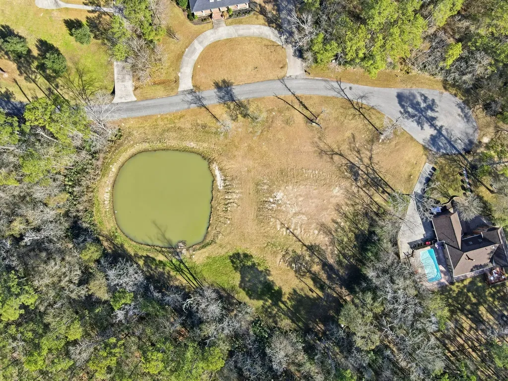 1301 Lakeview Drive Sour Lake TX 77659