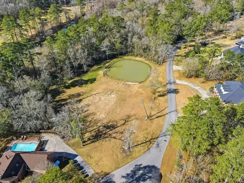 1301 Lakeview Drive Sour Lake TX 77659
