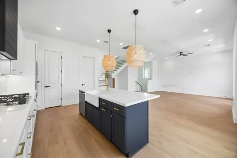 1323 W 22nd Street Houston TX 77008