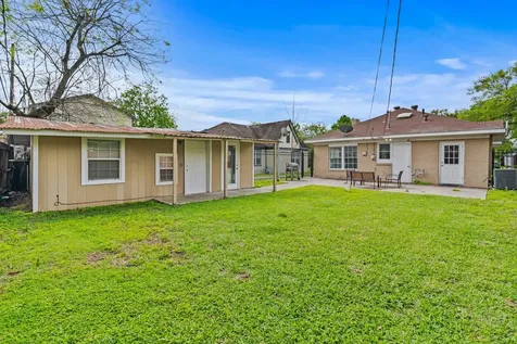5217 Claremont Street Houston TX 77023