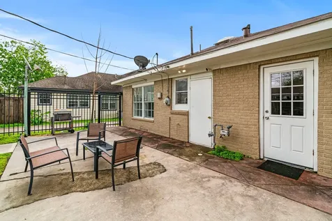 5217 Claremont Street Houston TX 77023