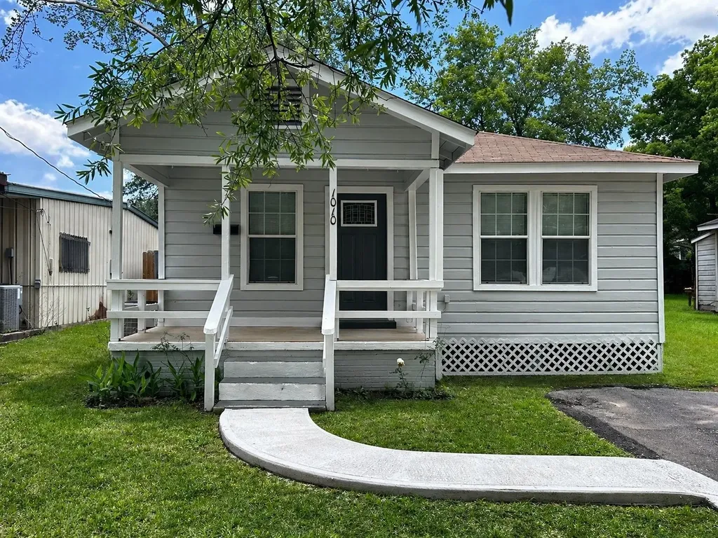 1010 Palestine Street Conroe TX 77301