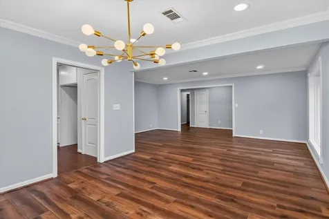 5923 Rutherglenn Drive Houston TX 77096