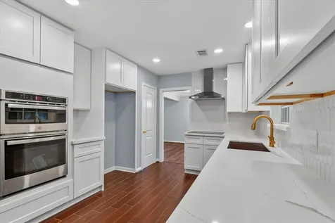 5923 Rutherglenn Drive Houston TX 77096