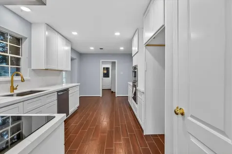 5923 Rutherglenn Drive Houston TX 77096