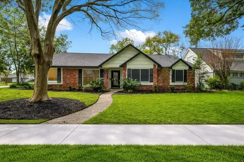 5923 Rutherglenn Drive Houston TX 77096