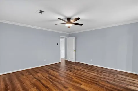 5923 Rutherglenn Drive Houston TX 77096