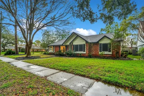 5923 Rutherglenn Drive Houston TX 77096