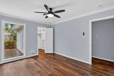 5923 Rutherglenn Drive Houston TX 77096