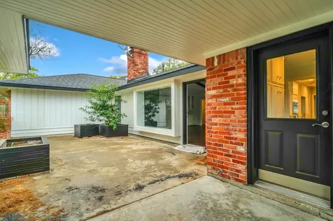 5923 Rutherglenn Drive Houston TX 77096