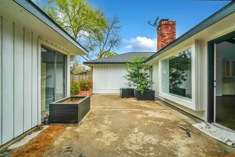 5923 Rutherglenn Drive Houston TX 77096