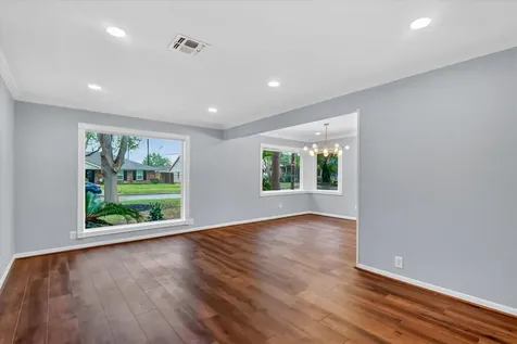 5923 Rutherglenn Drive Houston TX 77096