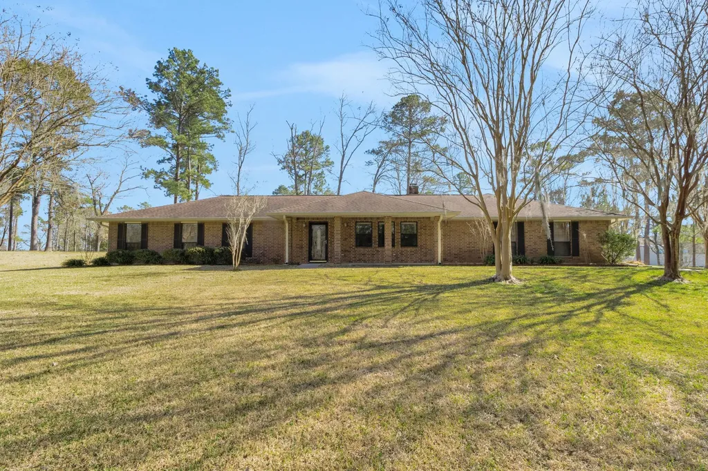 41 S Holly Glen Drive Point Blank TX 77364