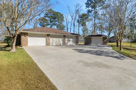 41 S Holly Glen Drive Point Blank TX 77364