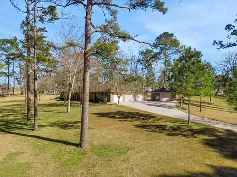 41 S Holly Glen Drive Point Blank TX 77364