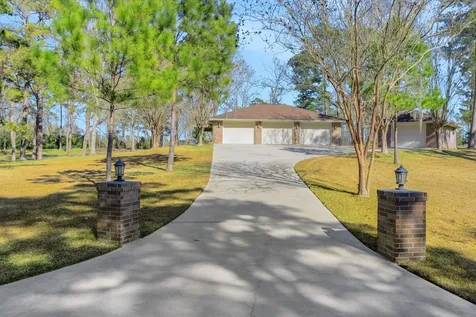 41 S Holly Glen Drive Point Blank TX 77364