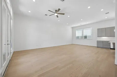 4621 Maxie Street Houston TX 77007
