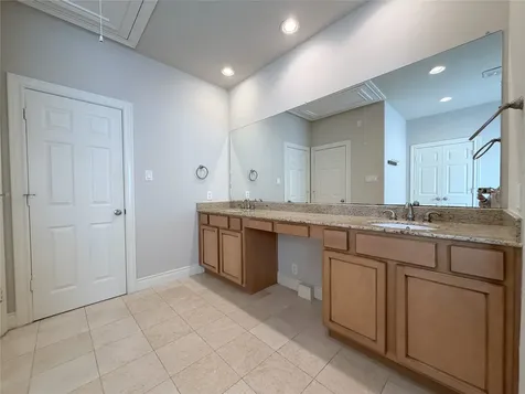 2612 Edgefield Lakes Drive Houston TX 77054