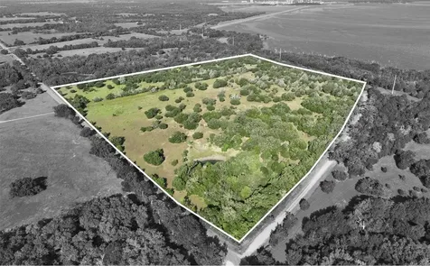 +/- 34 Acres Leslie Road Fayetteville TX 78940
