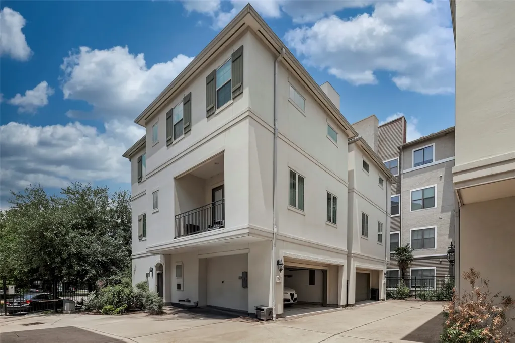 22 Hermann Park Court Houston TX 77021
