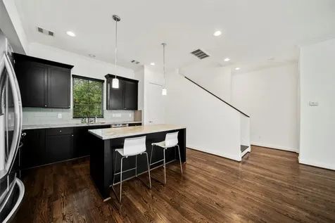 22 Hermann Park Court Houston TX 77021